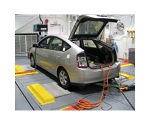 Toyota to sell China-made hybrid vehicles by 2015