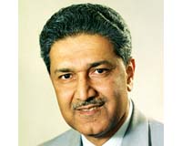 Pakistan's Khan says no links to Swiss nuclear experts