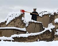 Almost 1,000 dead from cold snap in Afghanistan: official