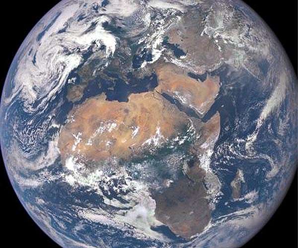 Kenyan president warns debt clouds Africa climate potential