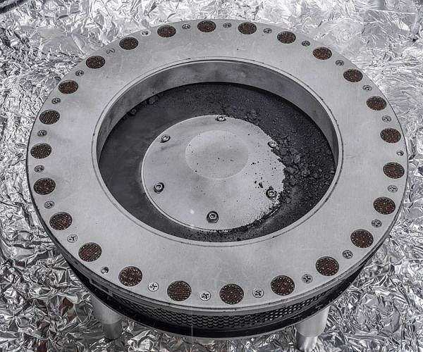 Asteroid samples from Bennu contain carbon and water