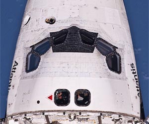 Atlantis heads back to Earth on final mission