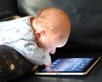 Apple urged to study sceen addiction in children