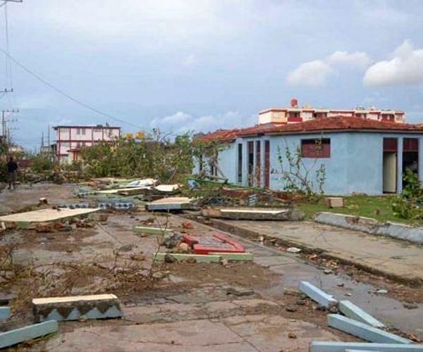 Six dead in Cuba flooding, hundreds of houses damaged