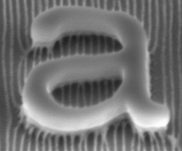 Block copolymer enables sub-8 nm line widths in semiconductor manufacturing