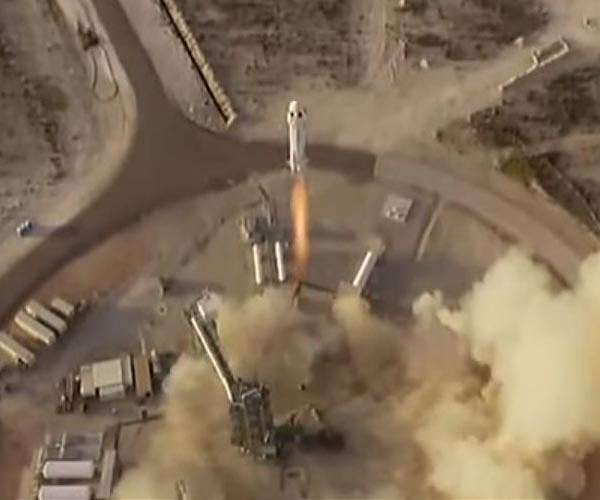 Blue Origin successfully completes 8th manned New Shepard space tourism flight