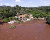 Ten towns hit by river pollution from Brazil dam disaster