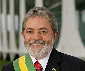Brazil's Lula visits anti-retroviral plant in Mozambique