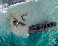 Ship that oozed oil off Mauritius coast splits in two