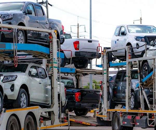 After cars, EU truck-makers urge reprieve from CO2 fines
