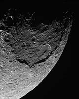 Cassini Caps Off 2004 With Flyby Of Icy Moon Iapetus