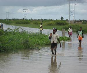Flood-hit Mozambique battles cholera outbreak