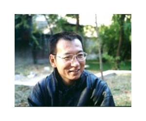 Book shows Chinese laureate's struggles with West