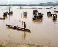 Typhoon hits China, over 700,000 evacuated