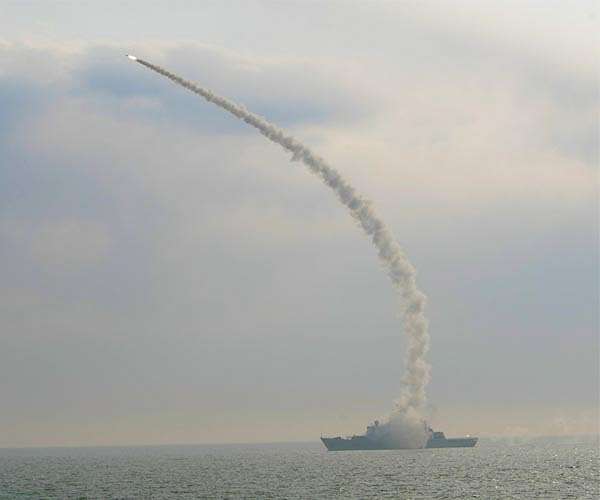 China deploys warships near Taiwan after Tsai-McCarthy meeting