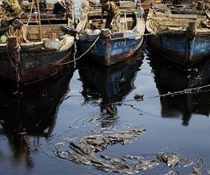 China says oil spill under control