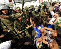 China artist vows to sue over police beating