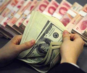 Apple accepts payment in China's yuan currency