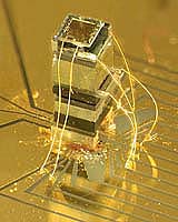Chip-Scale Magnetic Sensor Draws On Mini Clock Design
