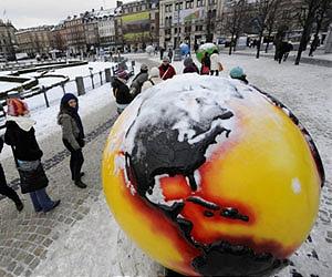 Stalled Weather Systems More Frequent in Decades of Warmer Atlantic
