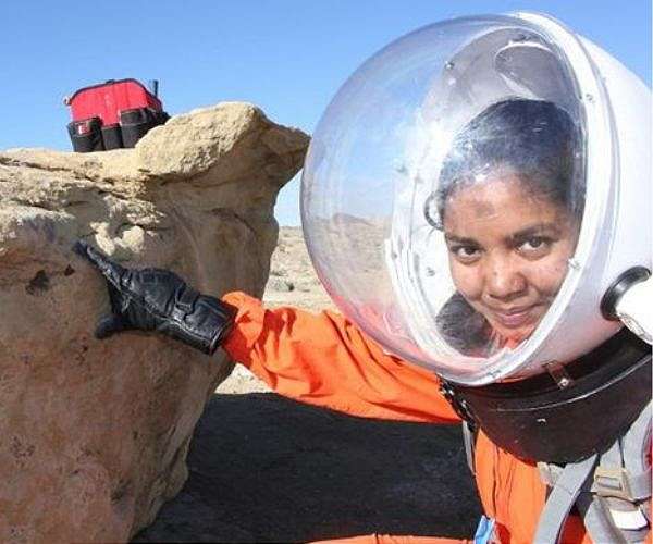 Desert lichen offers new evidence for the possibility of life on other planets
