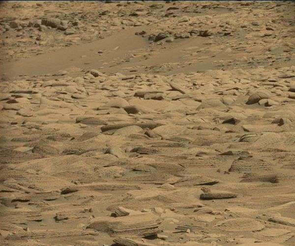 Sols 4488-4490: Progress Through the Ankle-Breaking Terrain