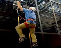 DARPA Z-Man Program Demonstrates Human Climbing Like Geckos