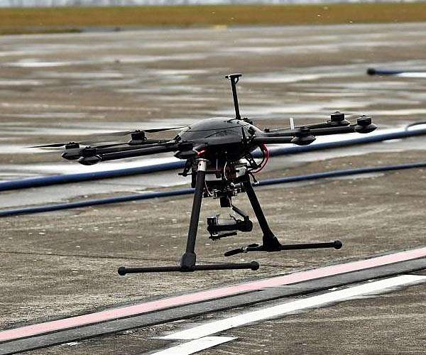 Drones autonomously navigate heavily congested air traffic