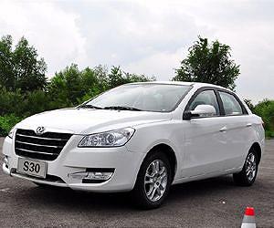 China's Dongfeng sees profits slide in first half