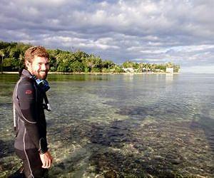 Coral chemical warfare: Suppressing a competitor enhances susceptibility to a predator