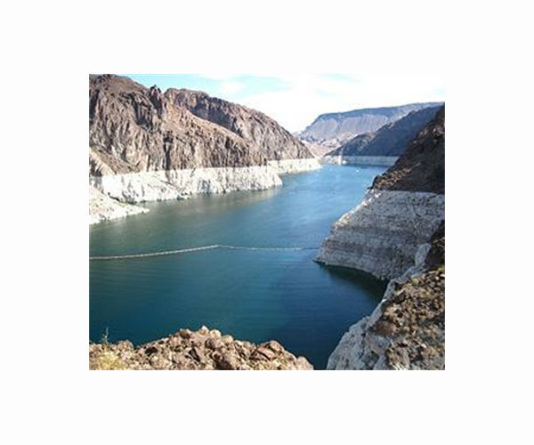 US mega drought makes boating rough on Lake Mead