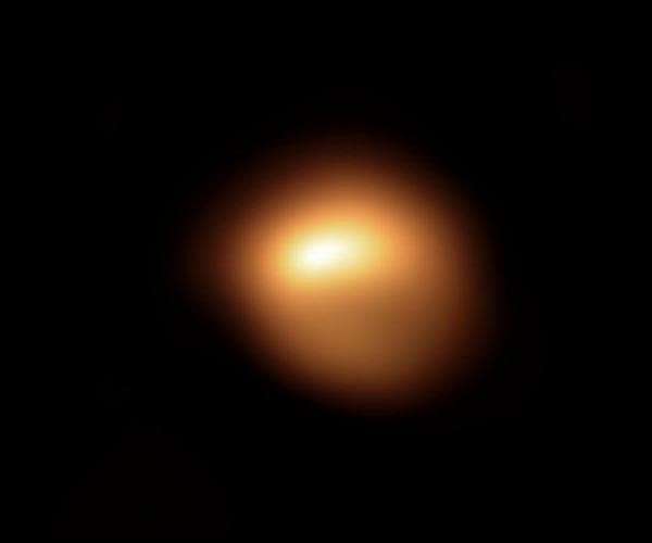 Supergiant Star Betelgeuse Smaller, Closer Than First Thought