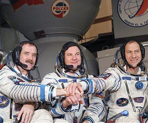 Medical Ops, Fan Checks for Space Crew; New Trio Checks Soyuz