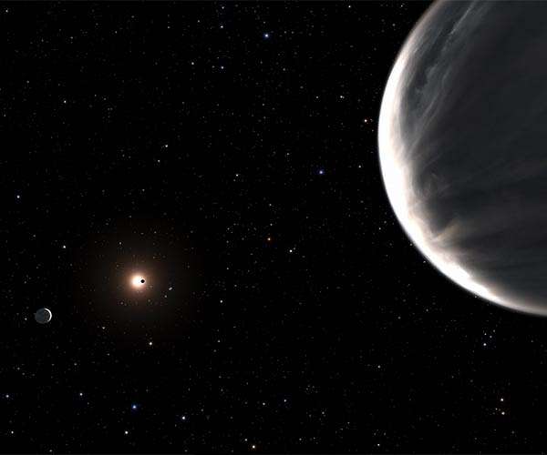 Astronomers make rare exoplanet discovery