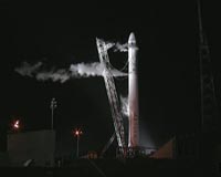 Rocket glitch forces SpaceX to abort landmark launch