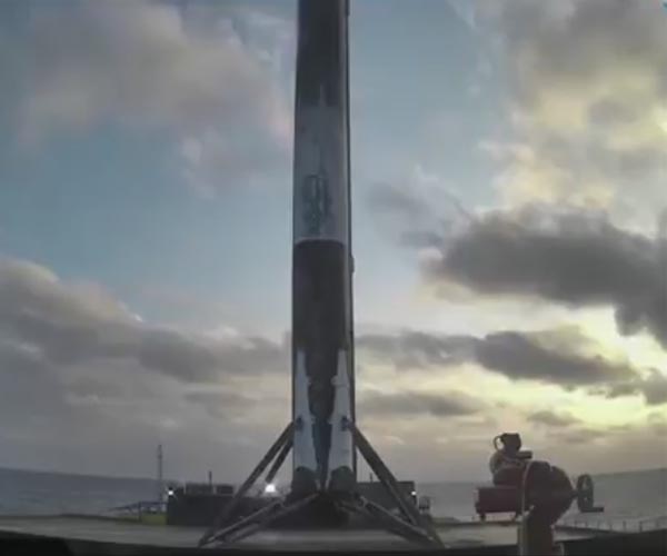 Adverse weather in Atlantic forces SpaceX to scrub launch of Starlink satellites