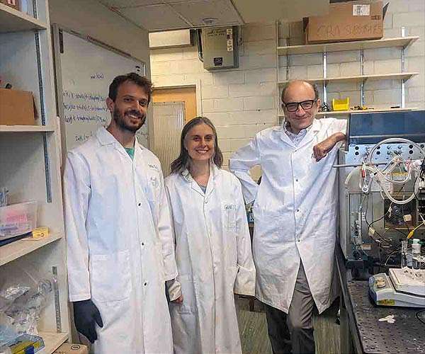 Producing hydrogen from seawater
