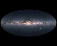 Researchers discover thin gap on stellar family portrait