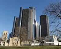 GM wants to keep steering wheels, pedals in self-drive cars