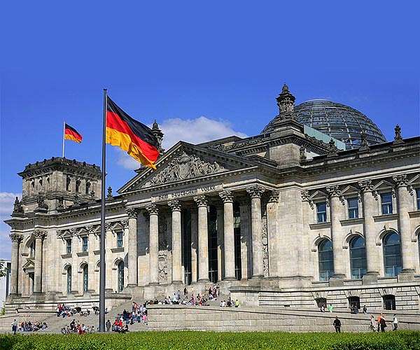German economy minister makes surprise visit to Kyiv