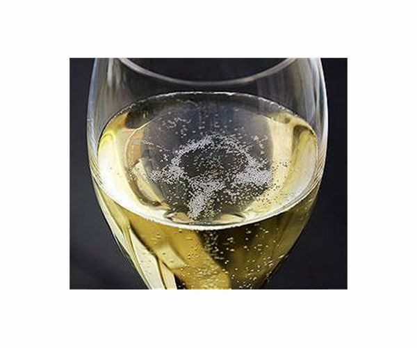 Champagne houses abuzz over English sparkling wine