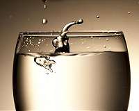 Solid or liquid? Researcher proposes a new definition of glass