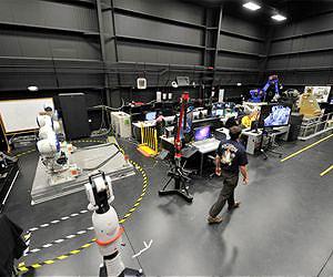 Humans and robots work better together following cross-training