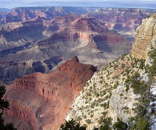 Spreading Grand Canyon fire destroys historic lodge