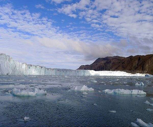 Greenland's rapidly melting ice shelves risk 'dramatic' sea level rise: study