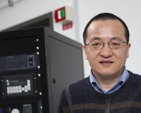 Atom-high steps halt oxidation of metal surfaces