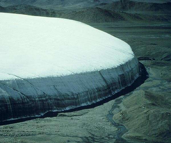 Desert dust collected from glacier ice helps document climate change