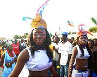 Rio sets aside recession, violence fears for carnival