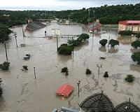 Houston races to rescue flood victims before storm's return
