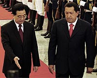 Chavez defies US by cozying up to Russia and China